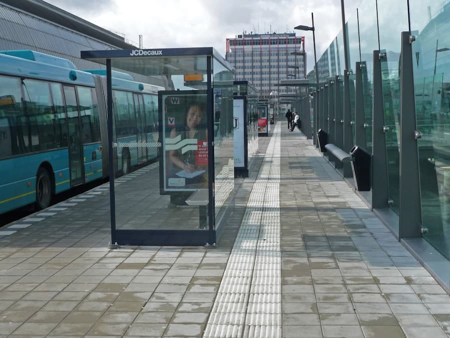 Metro platform